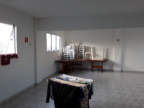 Apartamento de 2 dormitórios com suíte na Vila Caiçara em Praia Grande