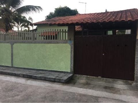 Casa 2Qtos (1 suíte) em condomínio em Itaipuaçu.
