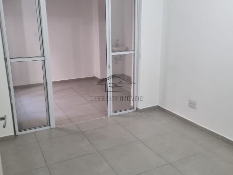 Sala comercial 25m2, com recepção, a poucos passos do metrô Tatuapé.