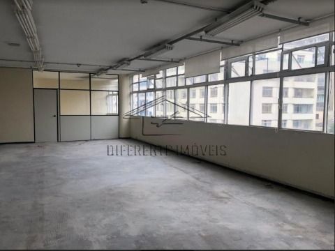 SALA COMERCIAL PARA LOCAÇÃO COM 630 METROS NO CENTRO 