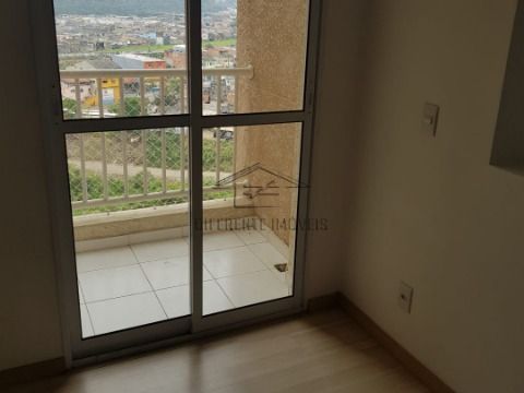  APARTAMENTO 2 DORMITÓRIOS, SALA 2 AMBIENTES, 01 W.C, COZINHA, VARANDA E 01 VAGA LIVRE DE GARAGEM    