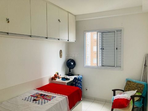 Apartamento 02 dormitórios para locação definitiva, mobiliado, localizado no bairro OCIAN.