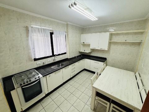 APARTAMENTO AMPLO ,02 DORM, BAIRRO GUILHERMINA, 180M DA  PRAIA.