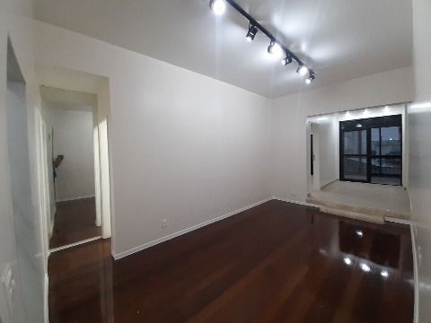Apartamento 02 quartos para alugar em Ipanema.