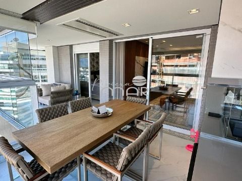 Apartamento à venda em Riviera de São Lourenço, 166 m², 3 dormitórios e vista para o mar