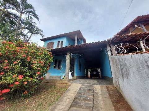 Casa duplex com quintal - São Pedro da Aldeia - RJ.