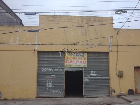 Galpão comercial para locação no centro de Iguaba Grande - RJ.