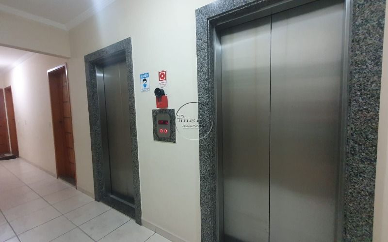 Hall dos elevadores / andar
