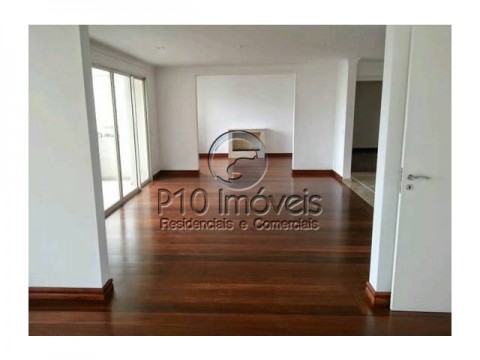 Apartamento de 04 dormitorios e 04 vagas no Panamby