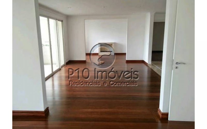 Apartamento de 04 dormitorios e 04 vagas no Panamby