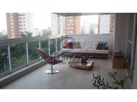 Apartamento de 04 dormitorios suites com 04 vagas no Panamby Morumbi