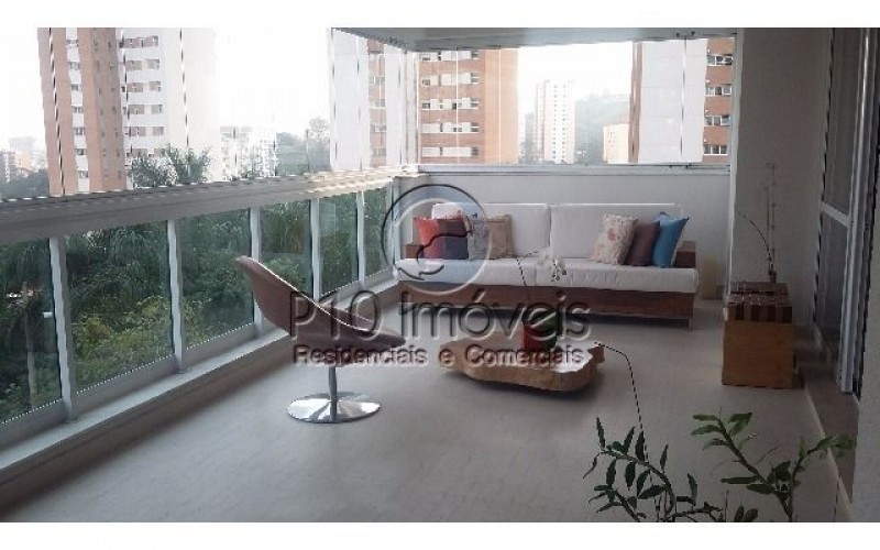 Apartamento de 04 dormitorios suites com 04 vagas no Panamby Morumbi