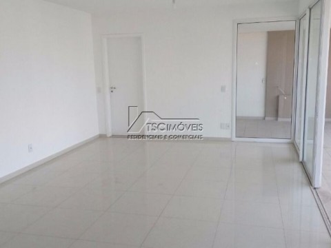 Apartamento de 03 dormitorios 177m2 03 vagas no Morumbi. 