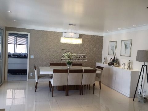 Apartamento de 03 dormitorios 142m2 02 vagas no Morumbi