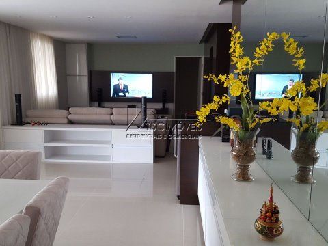 Apartamento de 04 dormitorios 02 suites 03 vagas 177m2 no Morumbi