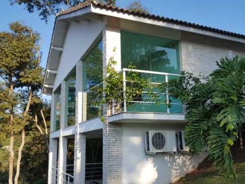 Casa a venda no Condomínio Arujá Hills em Arujá com 2.200m² e 950m² de área útil