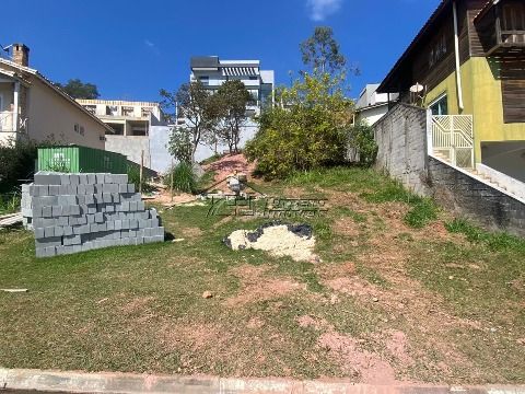 ﻿﻿Lote de terreno com 494m² no condomínio Arujá Hills III