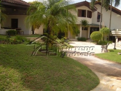 Casa com lindo jardim no Jardim Aquarius - 1500m² de terreno