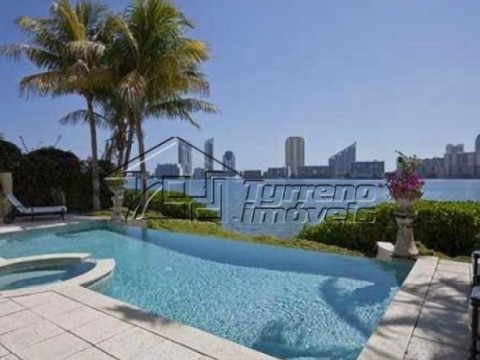 Casa em Condominio em Aventura - Miami