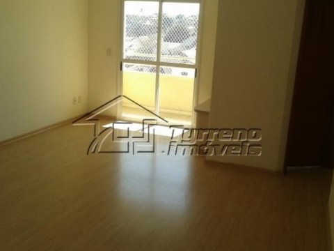 Apartamento 2 dormitórios, sacada, 2 vagas no Jardim Apolo