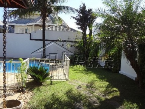 Linda casa em Condominio