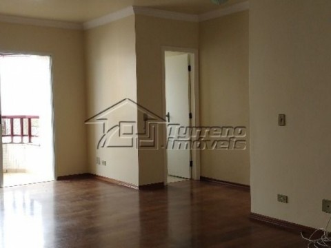 Apartamento 130m², sacada, lazer e 3 vagas na Vila Adyana