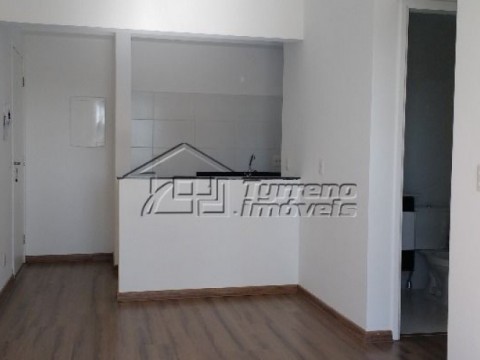 Apartamento 2 dormitórios, sacada, 1 vaga no Urbanova