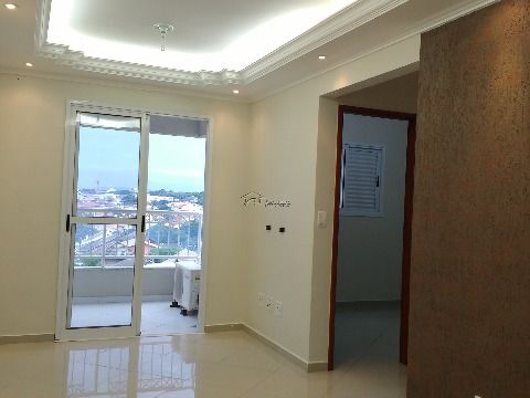 Apartamento 2 dormitórios, sacada e 2 vagas no Jardim América