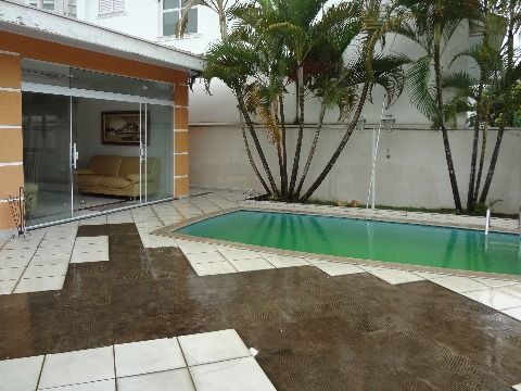 Casa Colinas com Piscina 4 dormitórios e 4 vagas