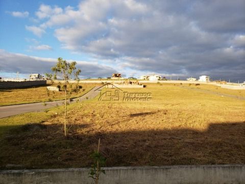 Terreno no Colinas do Paratehy com 600m²