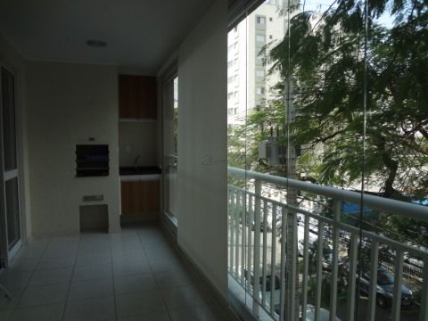 Apartamento na Vila Adyana com varanda gourmet e 2 vagas