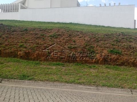 Lindo Terreno de Esquina em Condominio