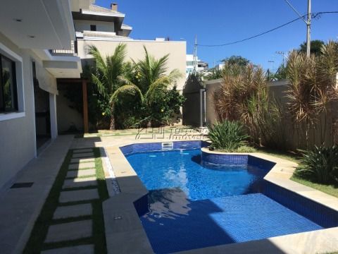 Linda casa em Condominio com uma Bela Vista