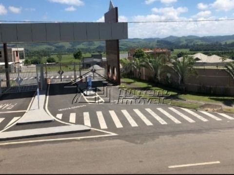 Casa Térrea em Condomínio Fechado