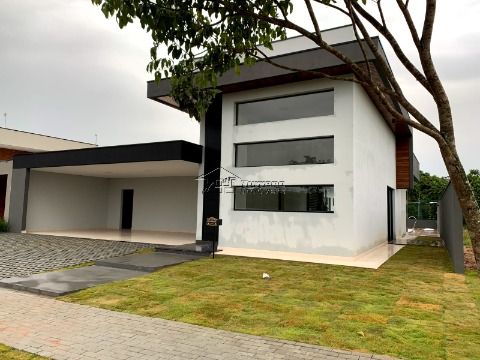 Casa Térrea com piscina na Urbanova