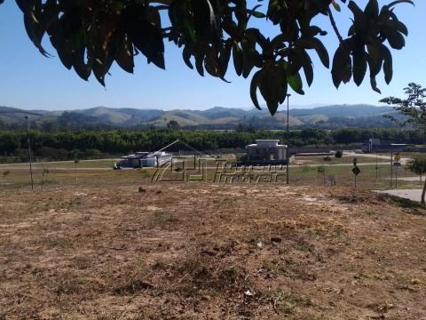 Lindo terreno de esquina e com vista para as montanhas