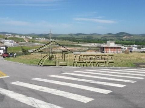 Terreno no Colinas do Paratehy com ótima vista