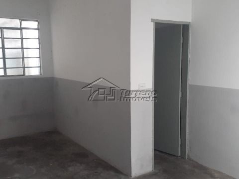 Galpão de 360m² em Jacareí 