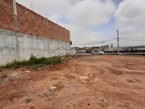 Terreno plano na zona leste 135m²