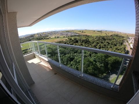 Apartamento no contrapiso em andar alto com vista privilegiada 