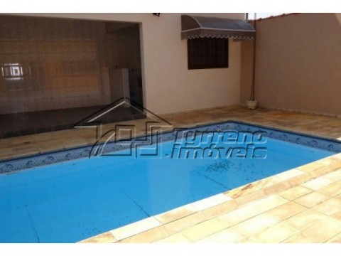 Sua casa com piscina no Urbanova - Mude-se já !