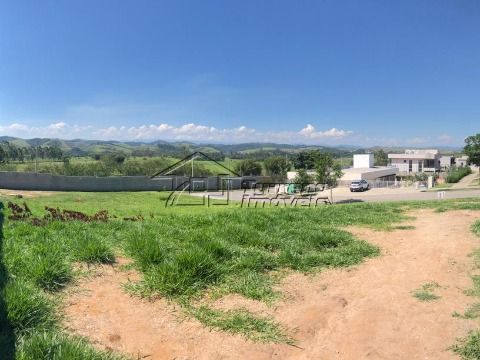 Terreno de 450m² com vista permanente para a Serra da Mantiqueira